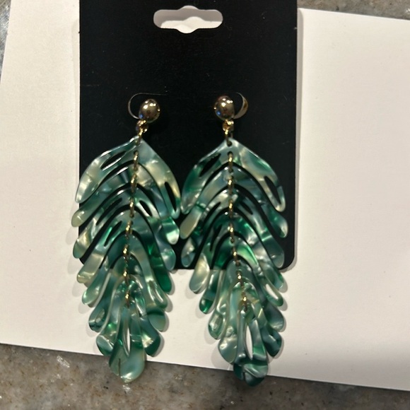 Iridescent Green Leaf/ Palm long earrings - Picture 4 of 5
